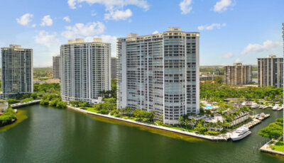 7000 Island Blvd, North Miami, FL 3D Model